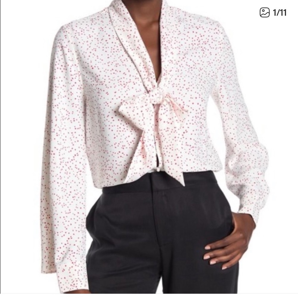 Equipment Haty Blouse White red dot detachable bow Size Small